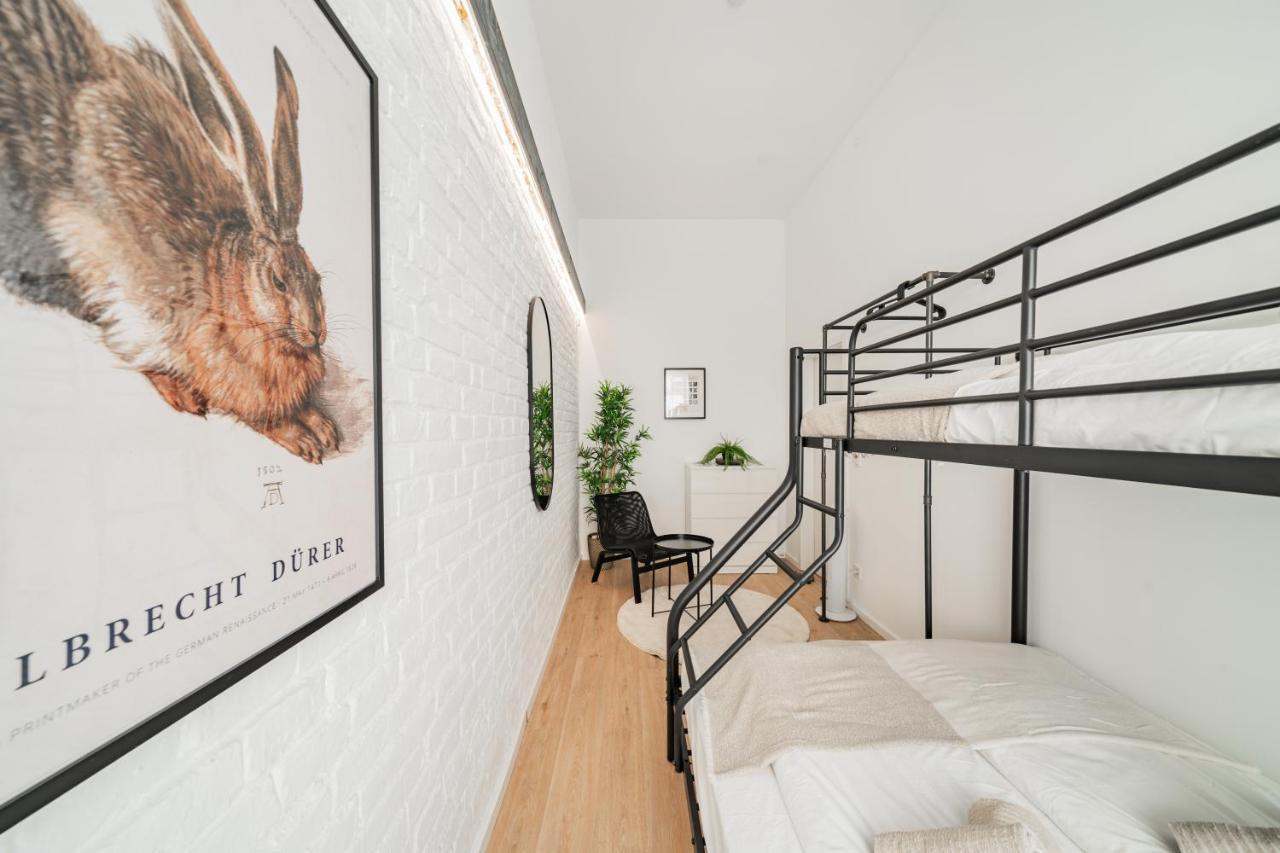 Chic Central City Rooms By Home2 ウィーン エクステリア 写真